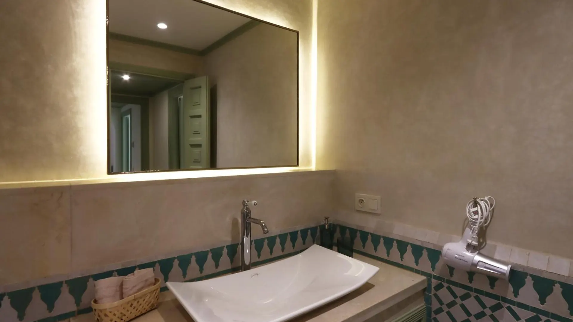 מרקש Somptueux Appartement Jardin & Piscine - Hivernage דירה